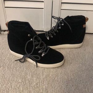 EUC Dr. Scholls Water Proof Wedge Sneaker